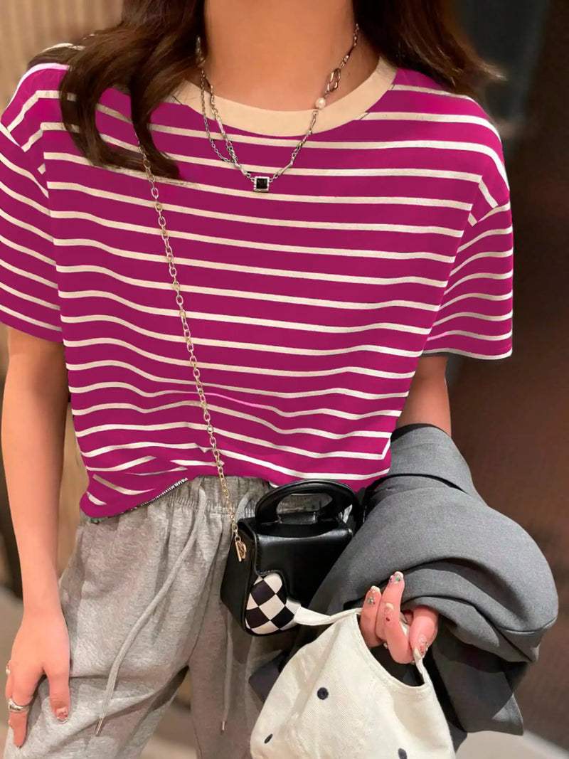 Camiseta Listrada Feminina | Básica, Confortável e Atemporal - EVREN
