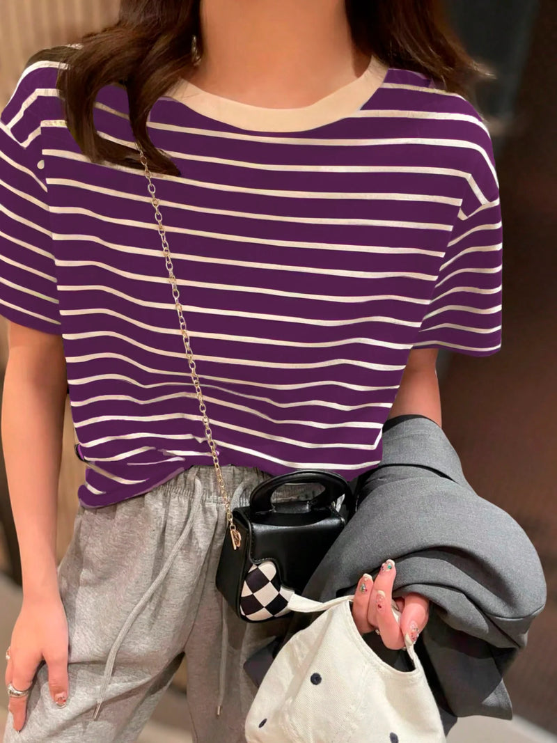 Camiseta Listrada Feminina | Básica, Confortável e Atemporal - EVREN