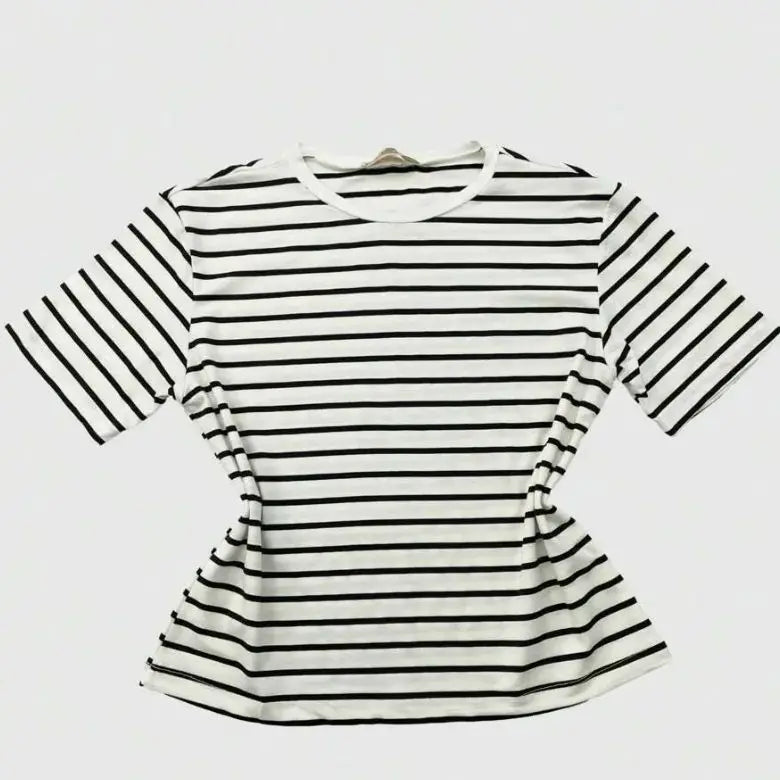 Camiseta Listrada Feminina | Básica, Confortável e Atemporal - EVREN